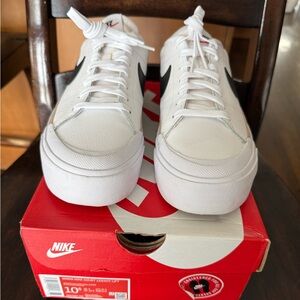 Nike Women’s Court Legacy Lift
White and Black Sneakers